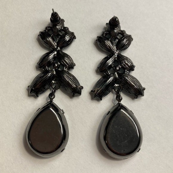 Express Emerald Green Earrings, Express Earrings, Express Jewelry, St. Patrick’s - Picture 8 of 11